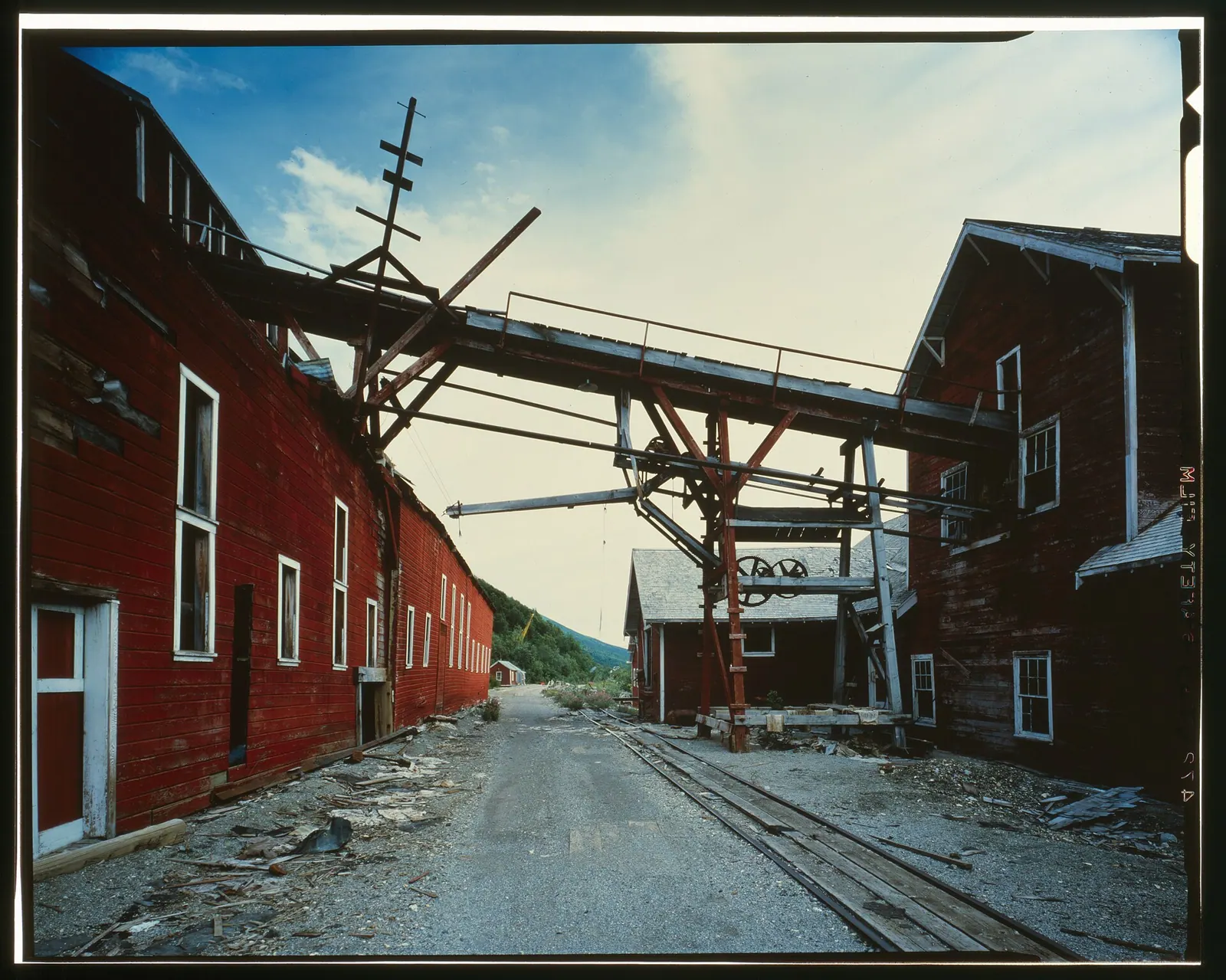 Why Copper Lines Degrade Over Time and Fiber Doesn't Corrode